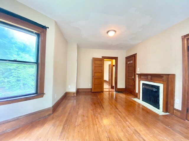 Building Photo - 305 Central St