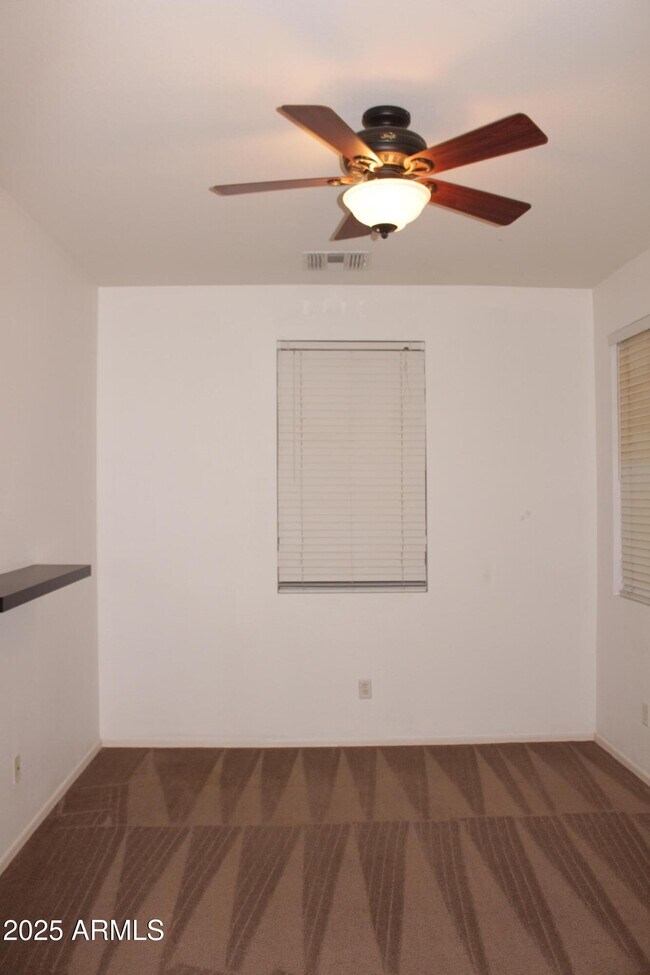 Building Photo - 4145 E Santa Fe Ln