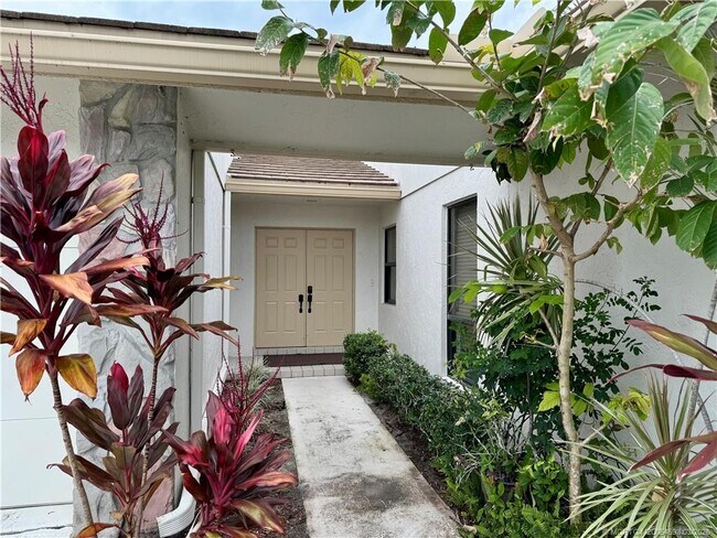 Building Photo - 2561 SW Egret Pond Cir