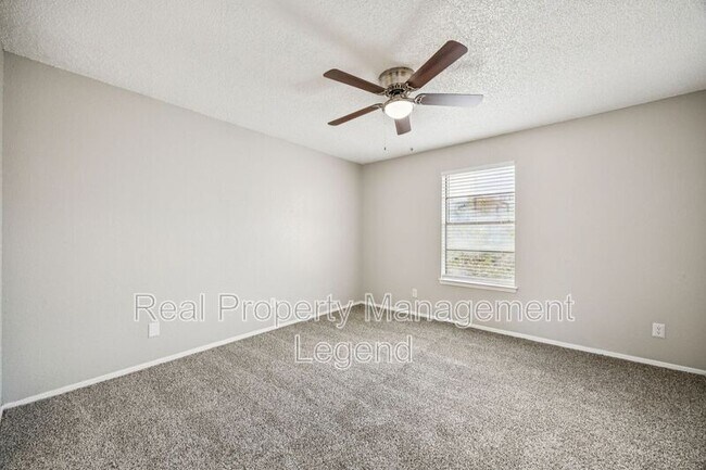 Building Photo - 8109 Silver Creek Rd