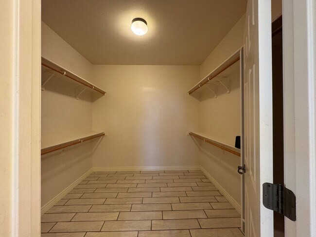 Building Photo - 4BR/3BA/2.5CG, 2534 sq.ft. rental with DEN in Sierra Vista, AZ