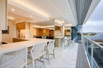 Building Photo - 1810 Avenida del Mundo