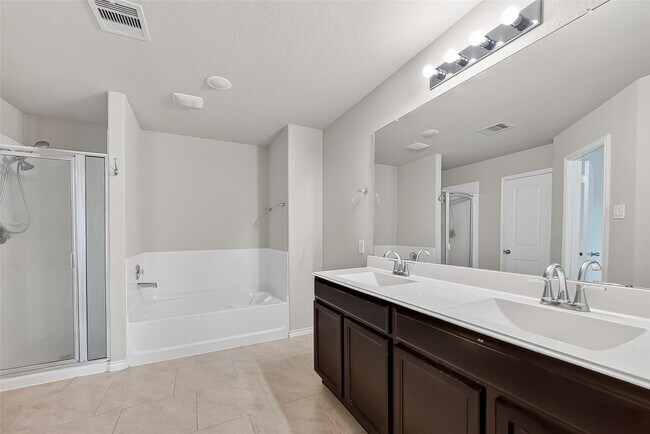 Building Photo - 17711 Rose Summit Ln