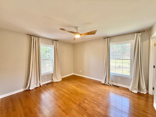 Building Photo - Gorgeous 3BD, 2.5BA North Raleigh Home on a Large Lot with a 2-Car Detached Garage in a Prime Loc...