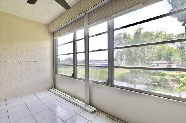 Building Photo - 6870 Royal Palm Blvd