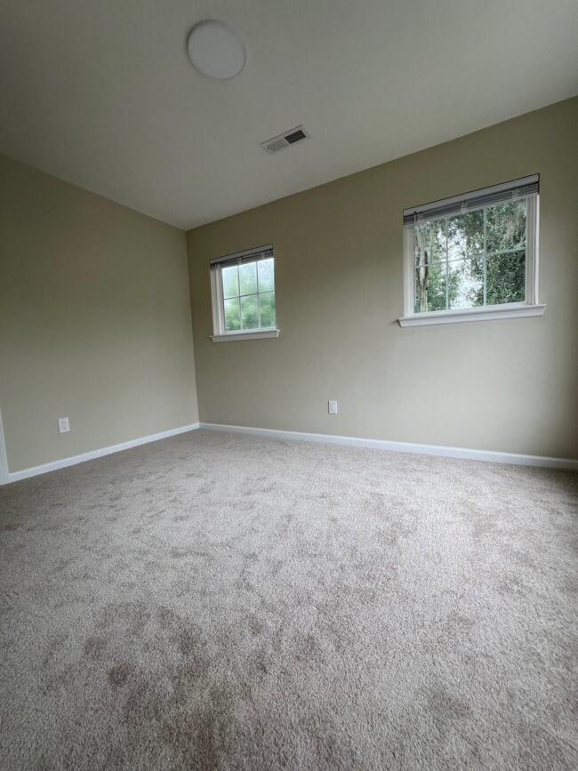 Building Photo - 114 Grand Oaks Dr