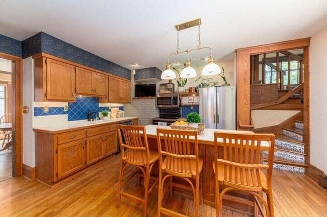 Building Photo - 824 N 66th St