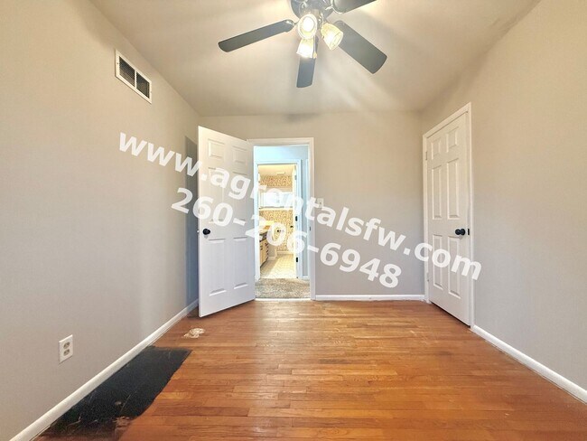 Building Photo - 3 Bedroom House