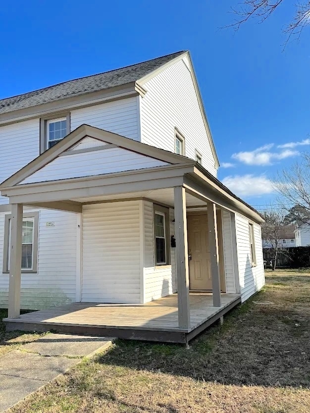 Building Photo - 102 Cushing St