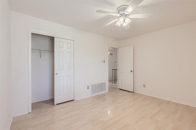 Building Photo - 3001 Rainy River Dr