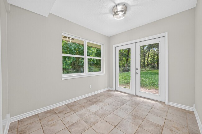 Building Photo - 18747 Woodridge Dr