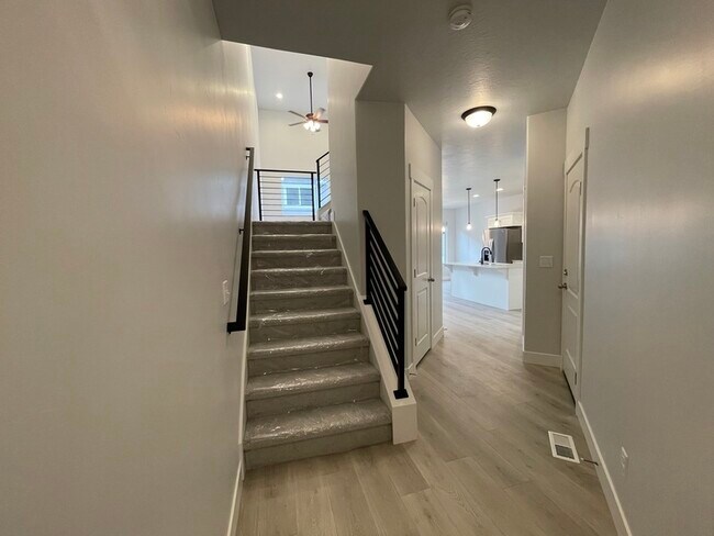 Building Photo - 3740 W
