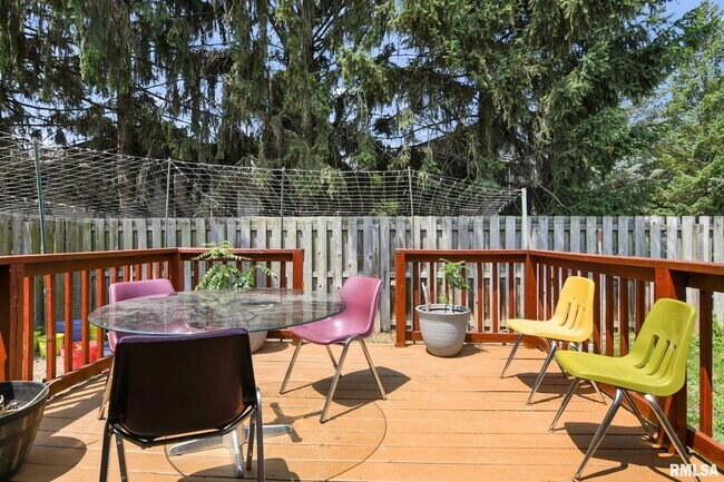 Building Photo - 2605 Montega Dr