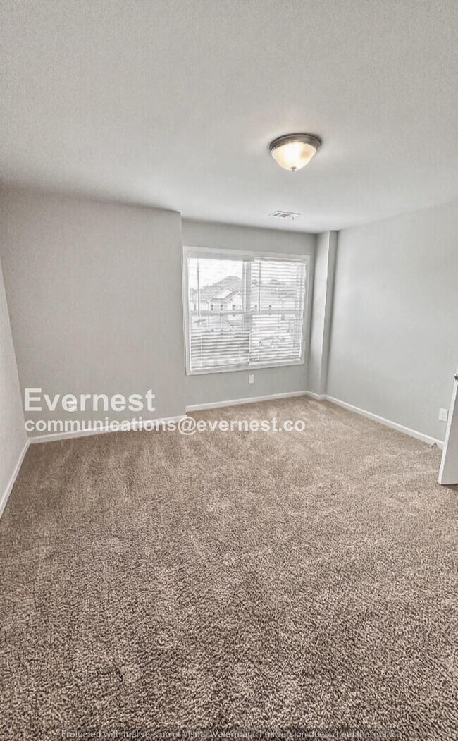 Building Photo - 3 Bed, 2.5 Bath Home with Garage / Pet-Friendly / Available Now!