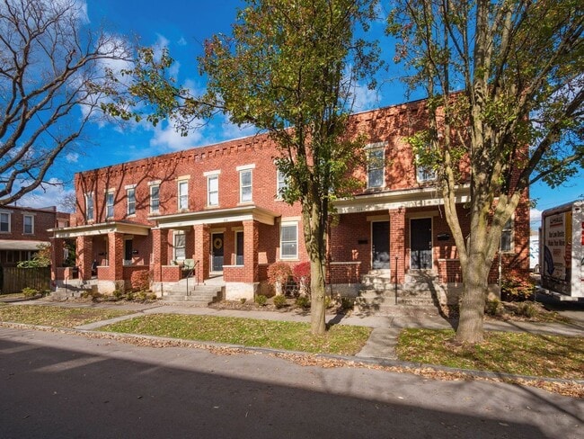 Building Photo - 421 E Mithoff St