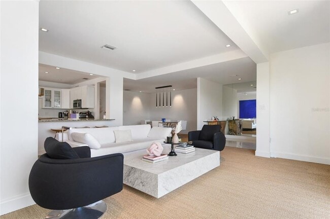 Building Photo - 311 E Morse Blvd