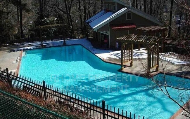 Building Photo - 1407 Riverview Dr