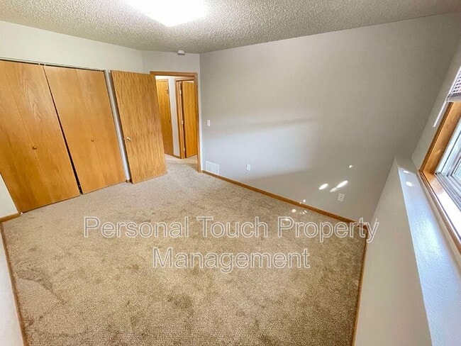 Building Photo - 2510 Amber Valley Ct S