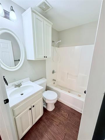 Building Photo - 1402 S Montgomery St