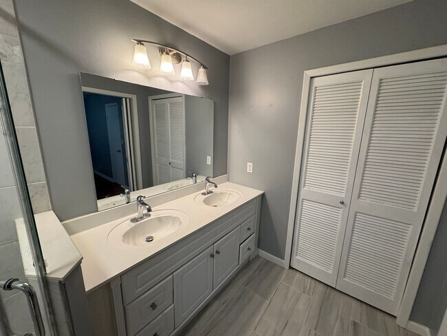 Building Photo - Snacks / Guion Creek - Washington TWP 3 Bed 2 Bath