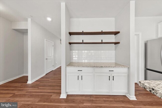 Building Photo - 5559 Trafalgar Cir