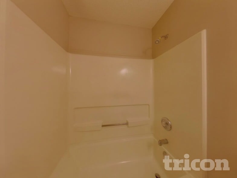 Building Photo - 6027 Running Deer Rd