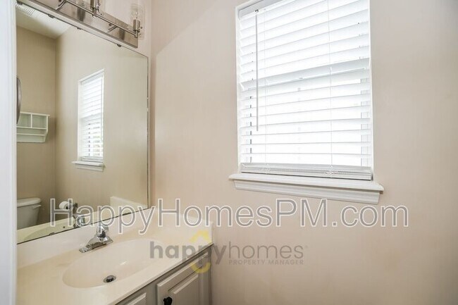 Building Photo - 1481 Endicot Way