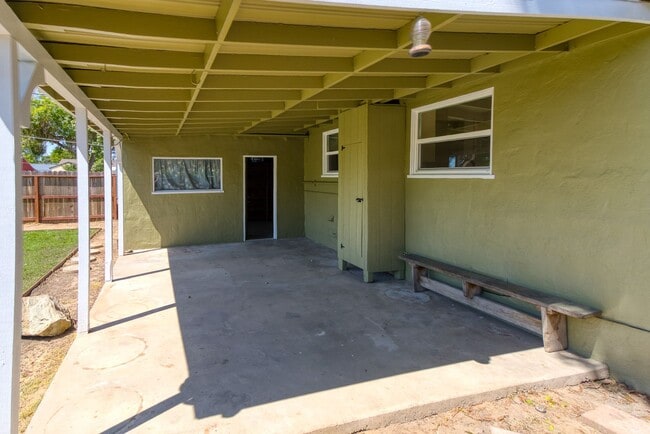 Building Photo - Remodeled La Loma Bungalow!