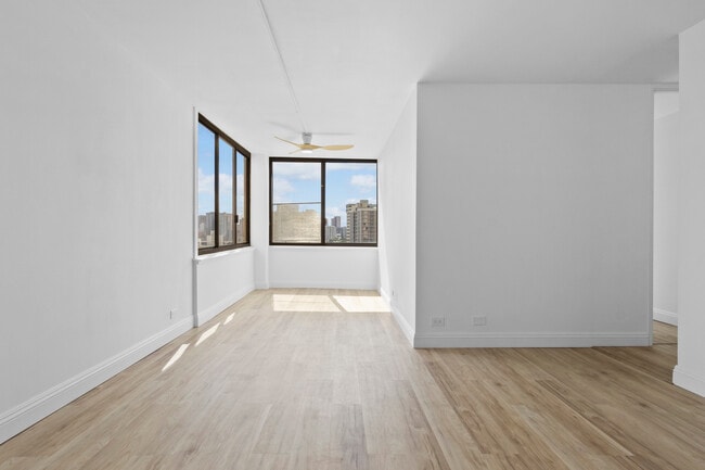 Building Photo - 1505-1505 Alexander St