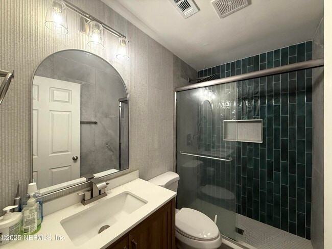 Building Photo - 509 Camelia St