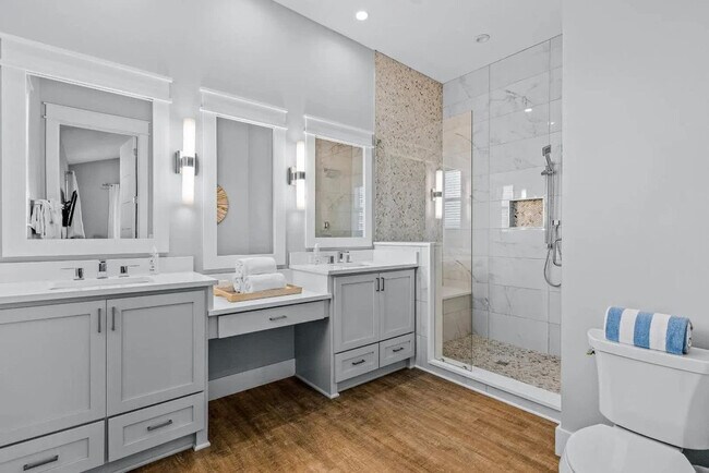 Building Photo - 14324 Front Beach Rd