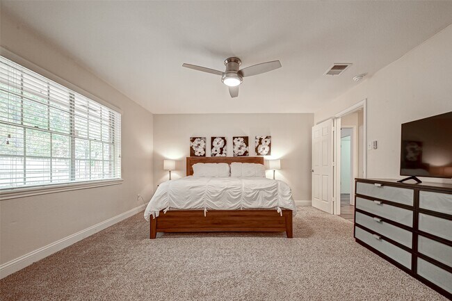 Building Photo - 3903 Hermitage Hollow Ln