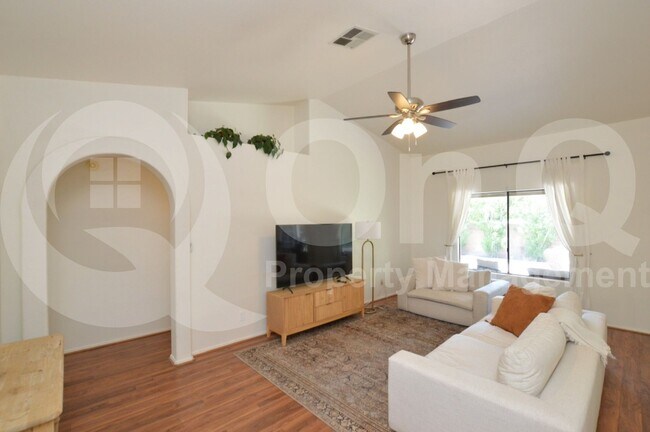 Building Photo - 6609 N 85th Dr