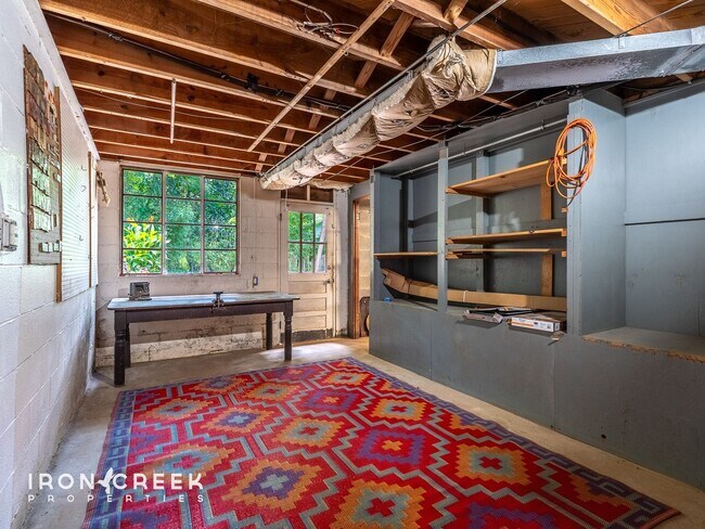 Building Photo - Mountain Retreat with Sunroom & Blue Ridge...