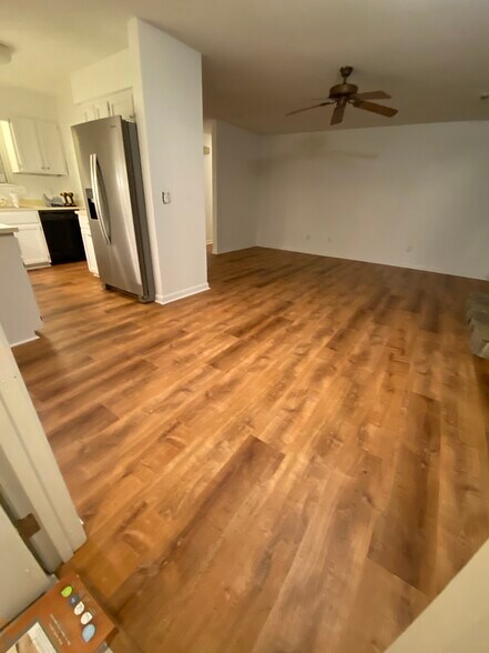 Building Photo - 925 Hunting Ridge Rd