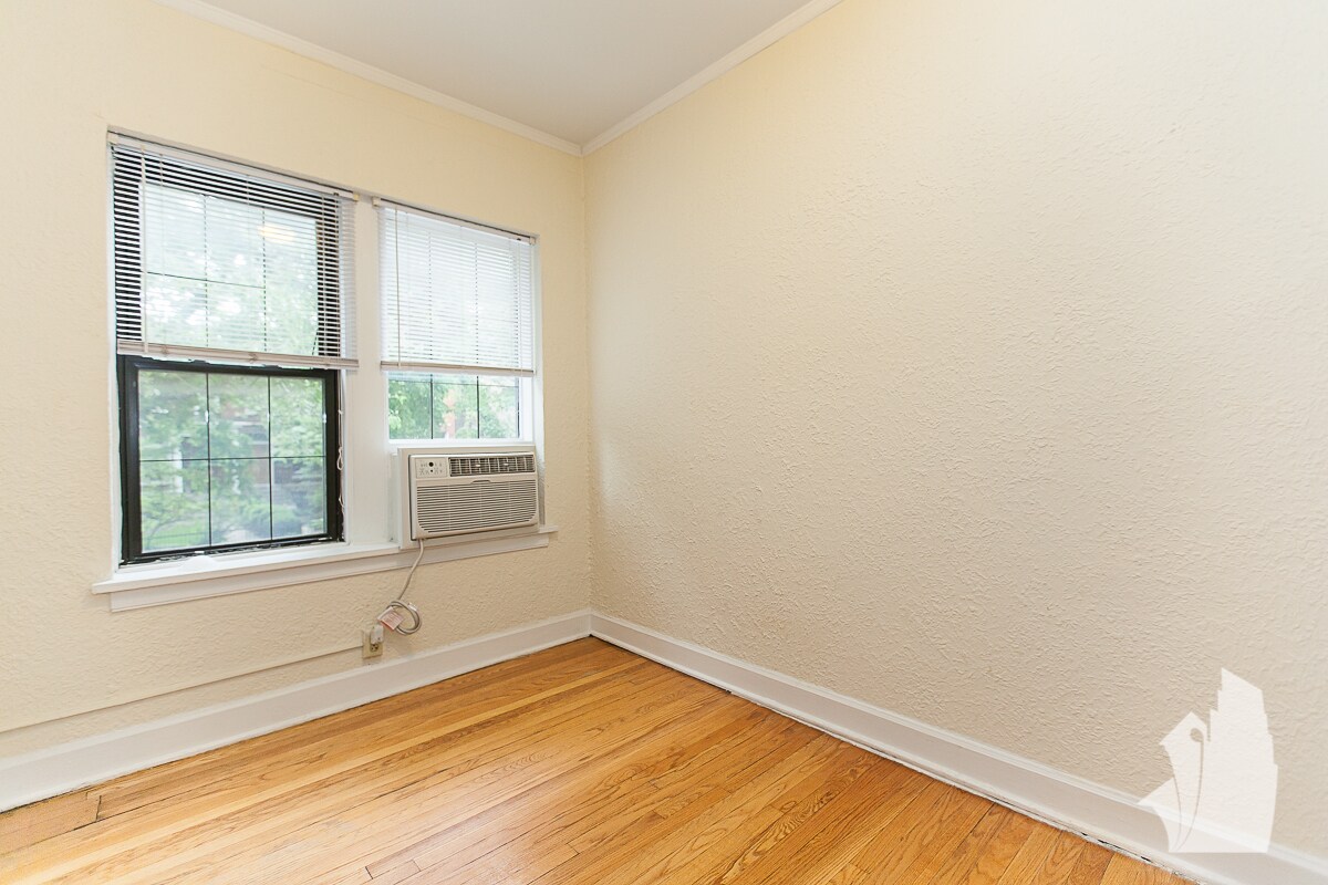 Building Photo - 643 W Deming Pl