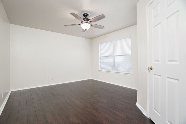 Building Photo - Encino Mesa move in