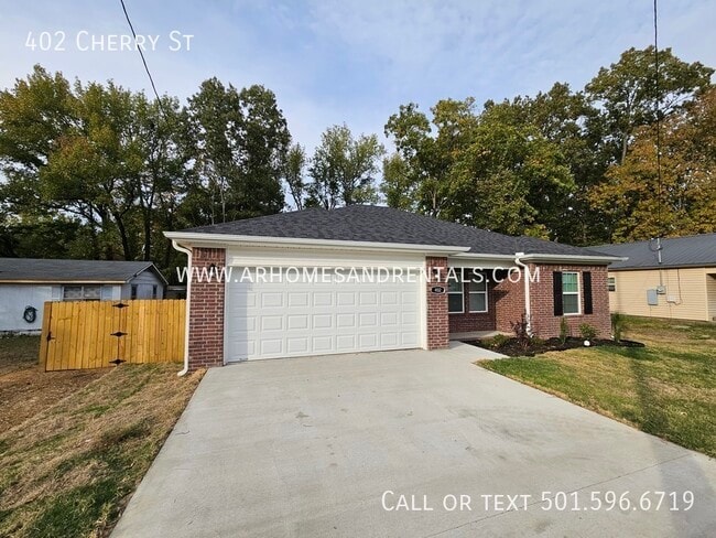 Building Photo - 402 Cherry St | $1495 | 3 beds, 2 full baths