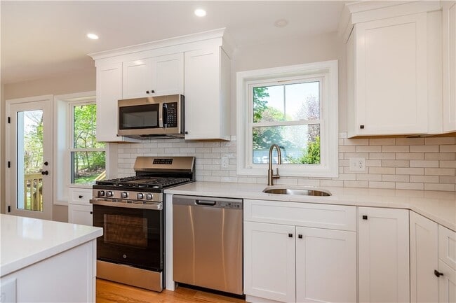 Building Photo - 83 Cadora Ave