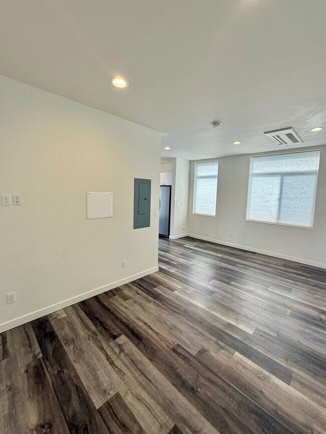 Building Photo - 5203A Ravenna Ave NE