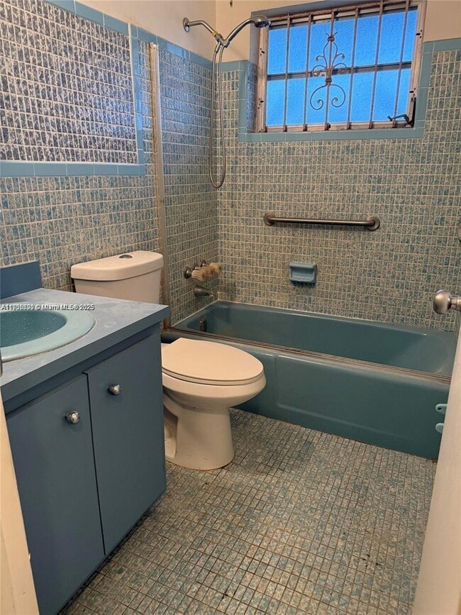 Building Photo - 5360 Fletcher St