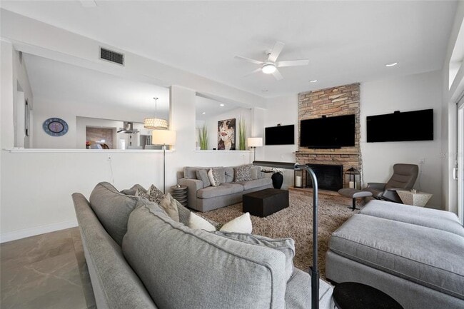 Building Photo - 540 59th Ave