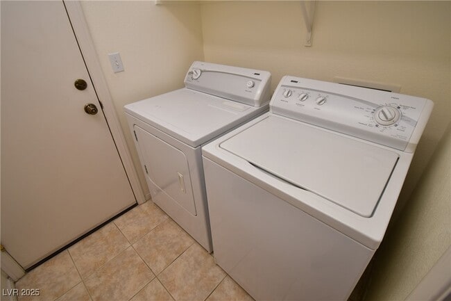 Building Photo - 11227 Andreola Ct