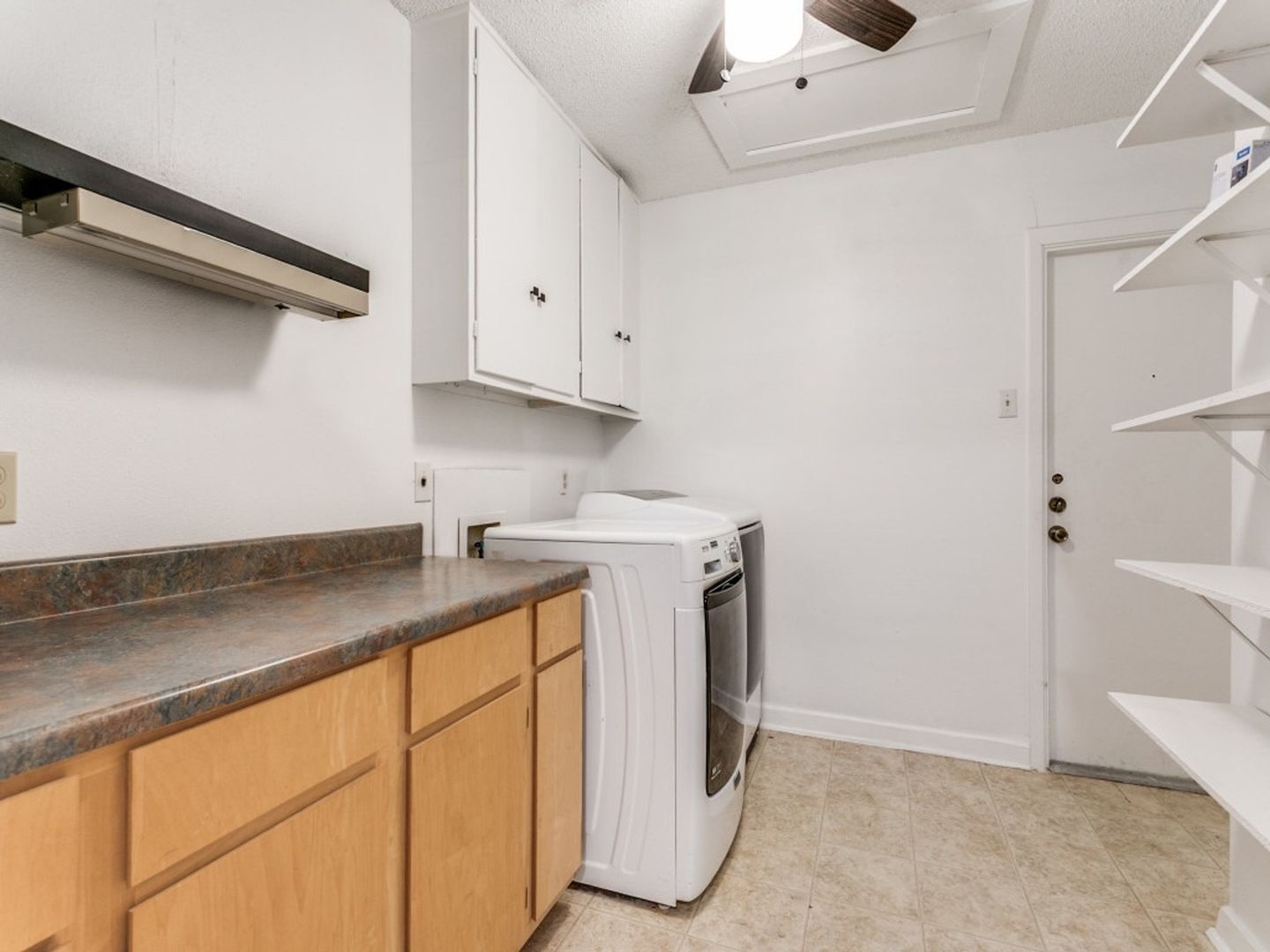 Building Photo - 12411 La Lira St