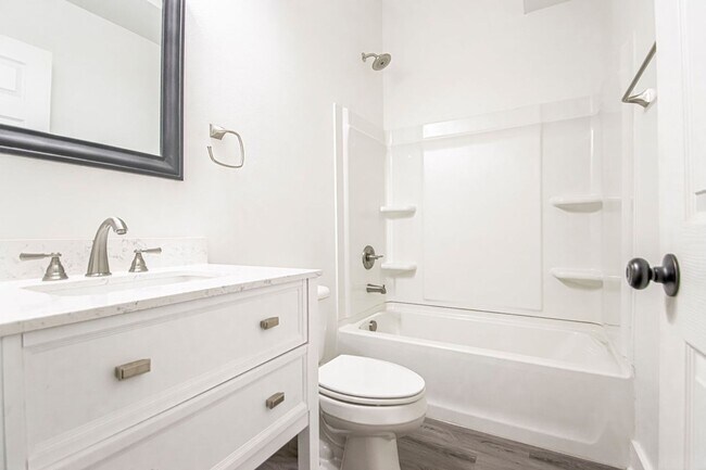 Building Photo - Timeless Elegance with Modern Upgrades – Stunning 3-Bedroom Little Rock Home!