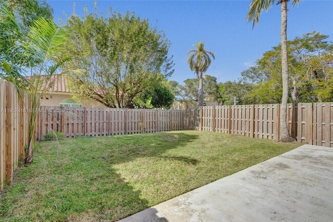 Building Photo - 2001 Barcelona Terrace