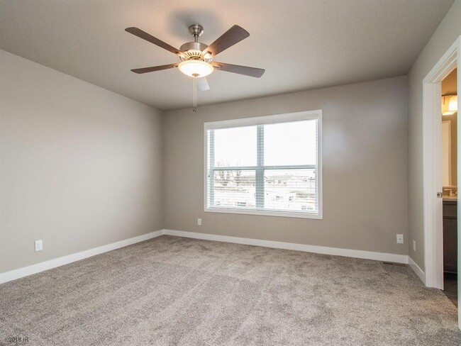 Primary Bedroom - 2813 NW Lois Ln