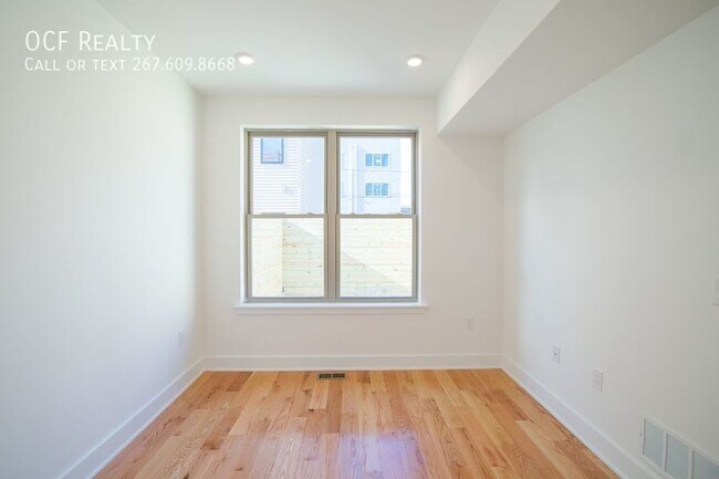 Building Photo - 2022 N 5th St