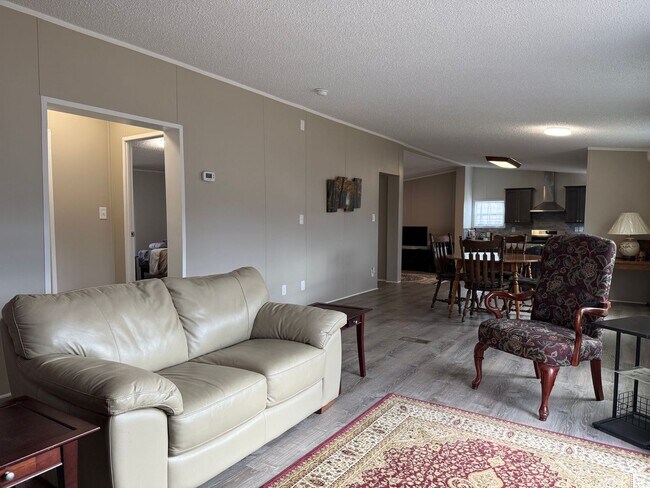 Building Photo - Furnished 3BD/2BA home in Black Mountain available now!