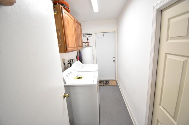 Building Photo - 9426 Southampton Pl